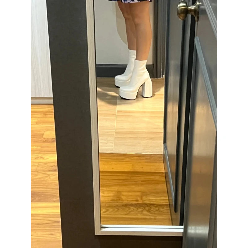 Modern Boots Women Platform Heels round Toe Leather Boot Chunky Heels Zipper Designer Block Heel Shoes Fashion Girls Casual Shoe