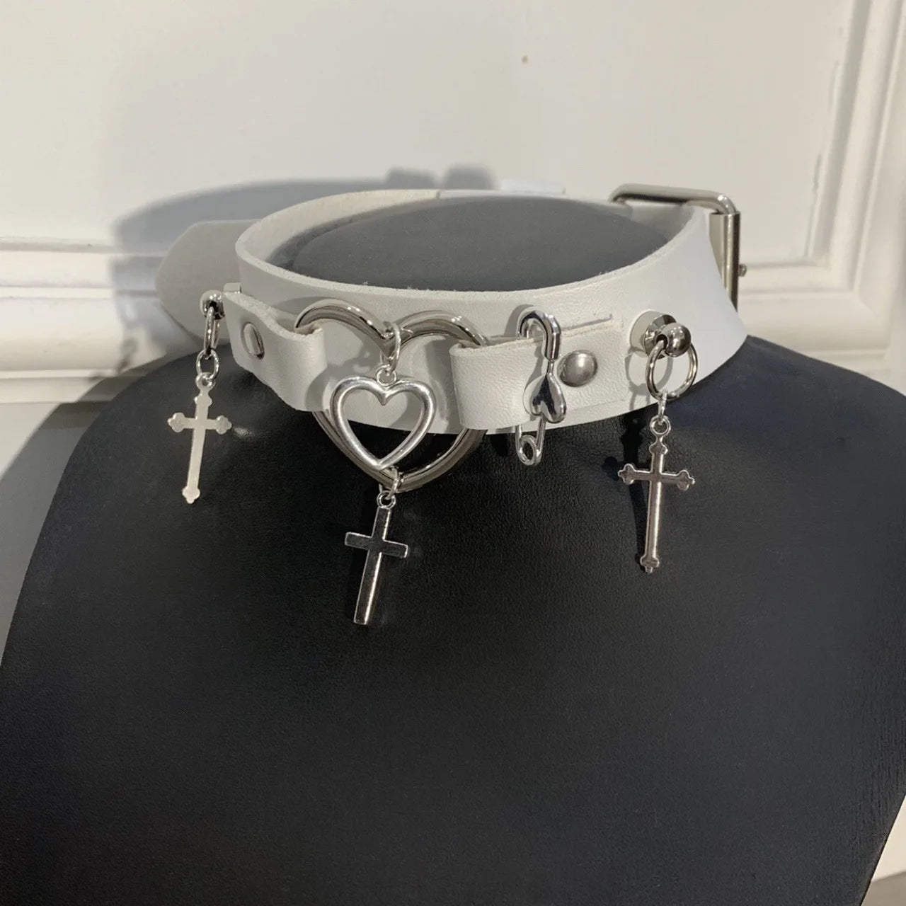 Grunge Accessories Leather Heart Cross Choker Punk Charms Pin Pendant Necklace for Women Goth Jewelry Korean Fashion Necklace